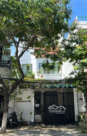 nhà đẹp 3 tầng đường huỳnh ngọc huệ trung tâm thành phố.