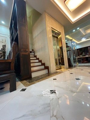 bán biệt thự sân vườn phường mỹ đình 2 .đường thông, dt,206m x 4 tầng thang máy. mt13m. giá 72,5 tỷ