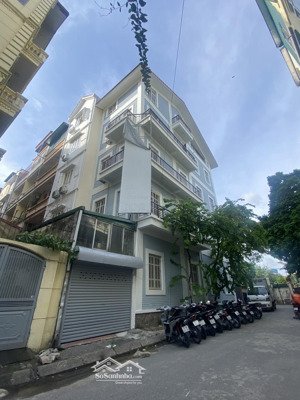 cho thuê nhà số 6a ngõ 55 đỗ quang. dt: 70m², 5 tầng, mt: 5m lô góc 2 mặt ngõ giá 35 triệu/th