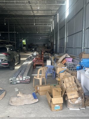 cho thuê kho xưởng 1/ dg ql1a bình hưng hòa b bình tân dt 350m2 giá 21 tr cont 24/24 ko cấm tải