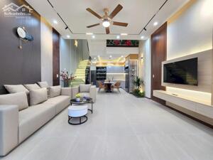 CẦN BÁN GẤP NHÀ CHÍNH CHỦ 1 TRỆT 1 LẦU DT 80M2, GẦN KCN DỄ KINH DOANH HOẶC CHO THUÊ 