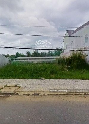 cần bán gấp đất gần chợ bến bạ mt đ. hùng vương cù lao dung sóc trăng 120m2/550tr shr thổ cư 100%