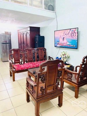 chỉ 5 triệu/ tháng, mời thuê nhà 2 tầng 2 phòng ngủ tại thượng thanh long biên. ở ngay 