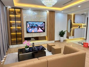 cần bán căn hộ 34t trung hoà nhân chính, 146m2 3 ngủ 2 vs, tầng trung đẹp, view thoáng, full nt mới