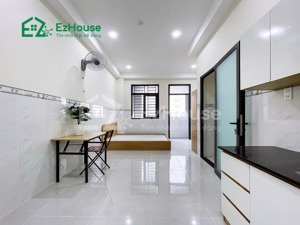 phòng full nt cơ bản thoáng, có ban công riêng siêu gần sân bay và vhu