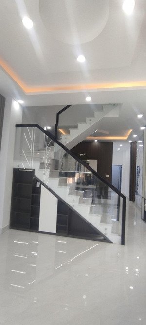 bán nhà hẻm xe hơi siêu đẹp long an dt 4,4x27m giá 2,95 tỷ.