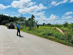 giá chỉ 1,15 tỷ/lô đất đẹp phú ngọc, định quán - đường nhựa, sổ sẵn!