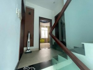 hvl nc villa bình trưng đông q2 10x14m 1 hầm 3l 4wc cho thuê