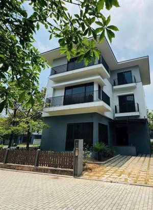 cho thuê biệt 239m siêu vip căn góc nội thất cơ bản tại khu lakeside villas bắc an khánh