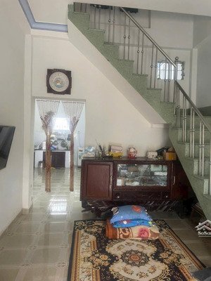 bán nhà 2 tầng gần nhà thờ ba làng gần biển vĩnh hòa nha trang cách biển chỉ 300m.