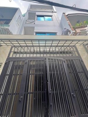 7,8 tỷ nhà hxh hưng phú 4x12 trệt 2 lầu st 4pn shr giá còn tl