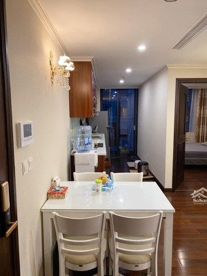 cho thuê căn 2n 72m2 tầng cao đủ đồ giá: 13 triệu/ tháng. hc golden city