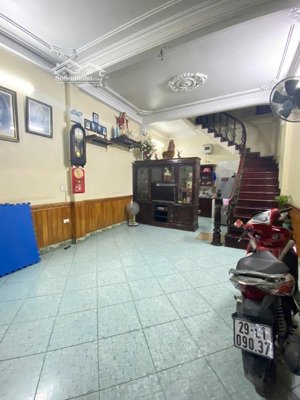 chính chủ bán nhà phố giải phóng, thịnh liệt, hoàng mai 42m, 4 tầng, ngõ rộng thoáng, ô tô gần