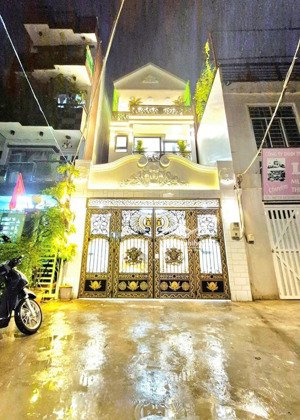 siêu phẩm mới biệt thự rộng tại trung tâm thị trấn nhà bè, giáp q7