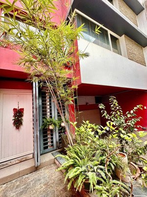 biệt thự nội khu huỳnh lan khanh. p2. tân bình. 8.5 x 21m. 1 trệt 2 lầu. giá 31 tỷ