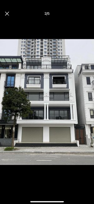 cho thuê gấp nhà mặt phố nhật chiêu view hồ tây, diện tích 150m2 x 5 tầng, mặt tiền 7m