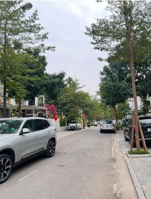 bán biệt thự t3 ciputra - view sông, sân golf sau nhà - ở sướng, bảo vệ 24/24 - 325m2 giá: 119.5 tỷ