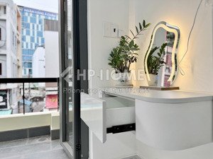 cho thuê phòng có 1 phòng ngủ diện tích 60m2, ngay mặt tiền lê văn sỹ, q3