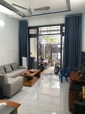 hiếm có còn căn nhà nguyên căn cho thuê mới tinh, 3 tầng 4pn cách biển 800m tttp, giá 9 triệu/tháng