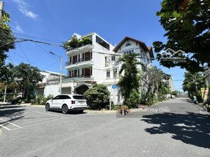 bán biệt thự lô góc 2 mt .18 tỷ 8x25