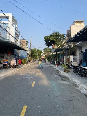 lô góc 2 mặt tiền dtich 126m2 ngang 7m3 đông nam nại hiên đông thích hợp làm căn hộ