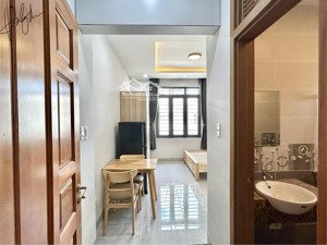 studio đầy đủ nội thất, máy giặt riêng nhà mới sạch sẽ an ninh, đầy đủ tiện nghi