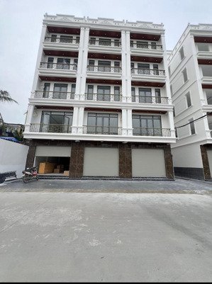 bán nhà 6 tầng thang máy 2 ô tô tránh nhau phố tôn đức thắng chỉ 7.2 tỷ