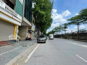 nhà mặt phố 1 mặt ngõ sau 12 tỷ 35m2 4 tầng mt 3,8m vỉa hè ô tô tránh kinh doanh đường bưởi ba đình
