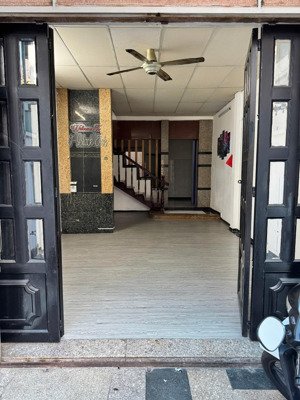 nhà 4x15m hẻm xe hơi đậu cửa đầu hẻm kd sầm uất