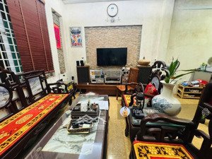 hàng hiếm khương đình dt40m-cạnh hồ hạ đình - cách phố hơn 100m - nội thất đẹp giá chỉ quanh 6 tỷ