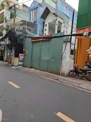 cần tiền nên bán gấp lô đất vị trí đẹp đ.nguyễn trọng tuyển - p.1 - q.tân bình. giá 2tỷ220/83m2