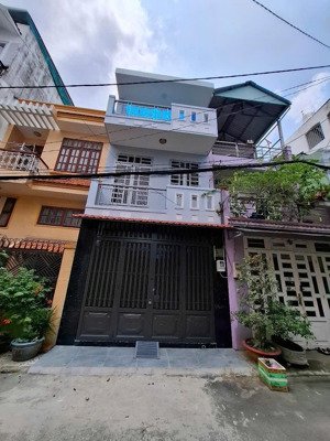 dt: 4x10m, trệt 2 lầu, sân thượng, 3pn, 3wc, nhà mới 100% hẻm 7m