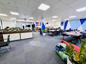 cho thuê sàn vp mặt phố xã đàn. 250m2 thông sàn, có cắt lẻ, view sáng tự nhiên. 15tr/th