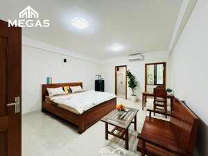 cho thuê phòng nội thất gỗ xịn sò ngay công viên công cầu giấy