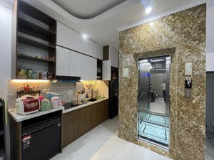 bán nhà mặt phố trường chinh, giá 10,3 tỷ, 44m2,7t,mặt tiền 4.6m, 5pn, 5wc, chính chủ