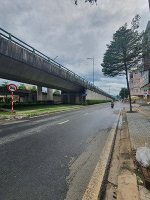 bán gấp lô đất mặt tiền trung tâm tp. đà nẵng. tặng căn nhà 1 trệt 1 lầu có sẵn