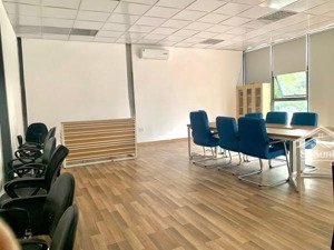 cho thuê văn phòng 67m2 lô góc 2 mặt thoáng, view trung tâm - phù hợp khoảng 10 người làm việc