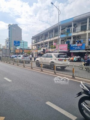 sát him lam chợ lớn !! mtkd hậu giang, f.5, quận 6 (4.3x17m) 5 tầng chỉ 13.2 tỷ
