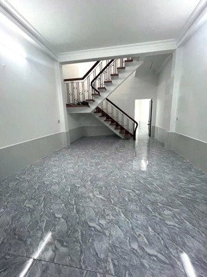 nhà mới sơn sửa 4x20m trệt lầu có 4pn 2wc hẻm 8m xe tải phan huy ích p14 gv