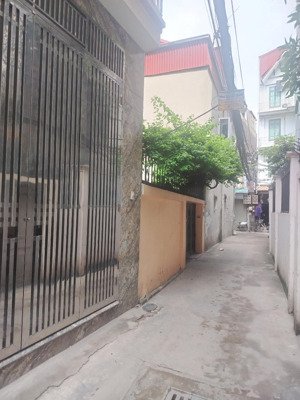 chính chủ cần bán nhà tại phố nam dư - lĩnh nam - hoàng mai : dân xây - 40m - 5 tầng - chỉ 6.15 tỷ