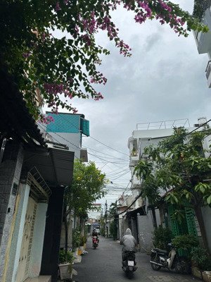 hxh thông gần mặt tiền đường lê văn thọ, chỉ 70tr/m2 dtich 4*28; 7pn dòng tiền sẵn 250tr/n. 8.x tỷ