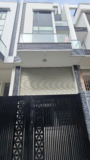 nhà mặt tiền 350m2 xây dựng, 60tr/ tháng , 1 hầm 4 lầu, có thang máy