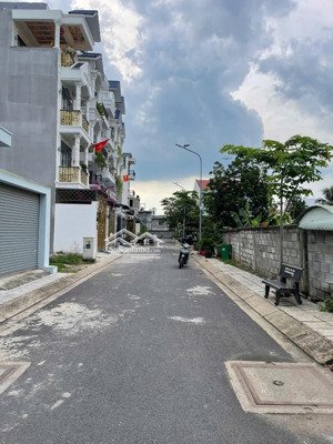 bán gấp nhà hẻm 8m đường lê văn việt, phường tăng nhơn phú a, dt 315m2, giá chỉ 16,5 tỷ