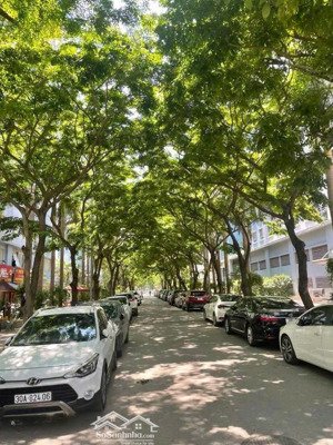 bán chcc tầng 10 tòa ecohome 1 62m2 giá 3.55 tỷ