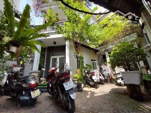 chỉ 17tỷ * biệt thự mặt tiền ngay chợ hoàng hoa thám - vị trí kinh doanh - ở có thu nhập 20tr/th