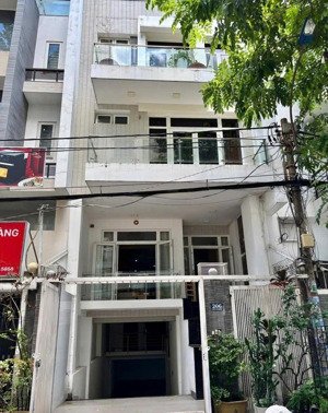 mặt tiền đường số 7 khu trung sơn, khu vip biệt thự siêu sang. 6x20m vuông vức 120m2 hầm 5lầu 22 tỷ