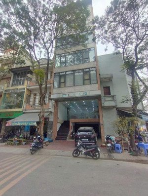 tòa nhà 100m², thiết kế 07 tầng 1 tum, thang máy, điều hòa, đường trước 30m. phù hợp văn phòng, spa