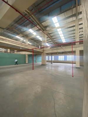 đang trống kho 646m2 và 3045m2 trong kcn tân bình quận tân phú - có pccc + camera + bảo vệ đầy đủ