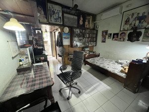 cần bán gấp căn hộ studio mặt tiền trần hưng đạo quận 1