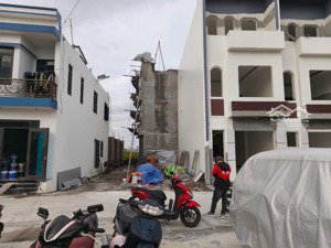 lô góc 59m2 ngang 4,5m. ngõ thông ô tô vào đất, ngay cạnh kcn đồ sơn